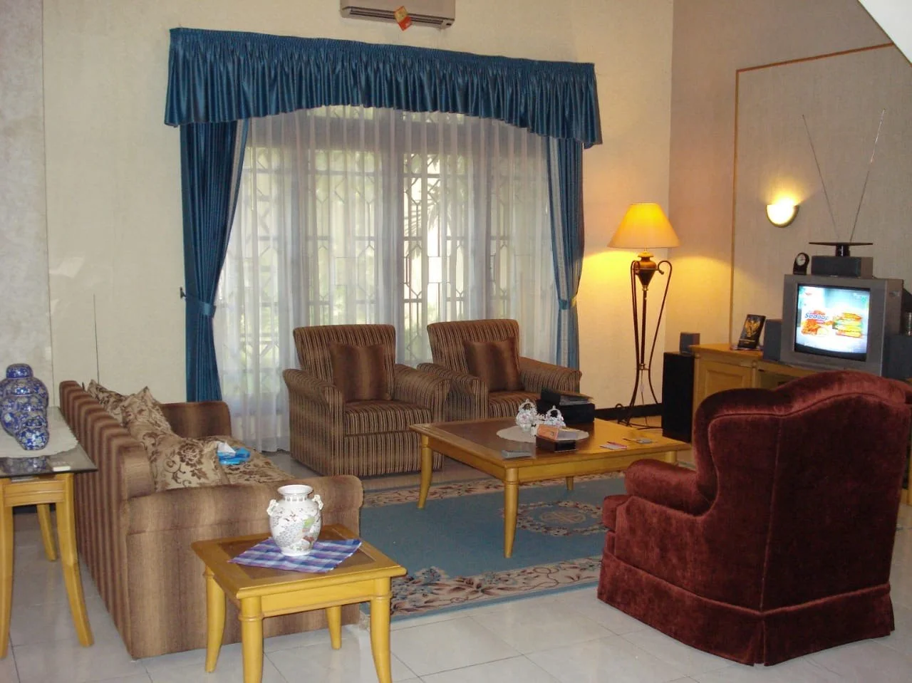 Dijual Rumah Mewah Premium Hook di Kawasan Pakuwon Vila Bukit Indah Surabaya Barat - Thumbnail 8
