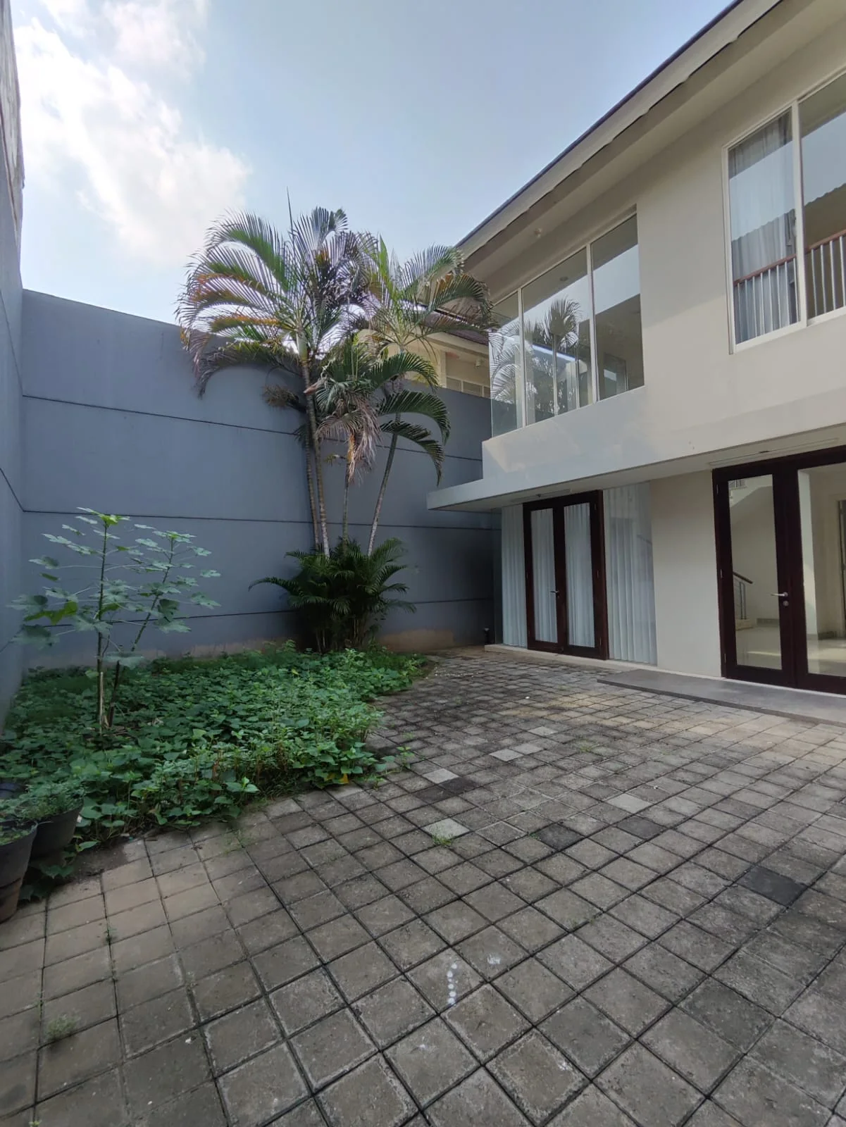 Disewakan Rumah Nyaman di Diamond Hill Citraland Surabaya Barat (bbaa) - Thumbnail 6