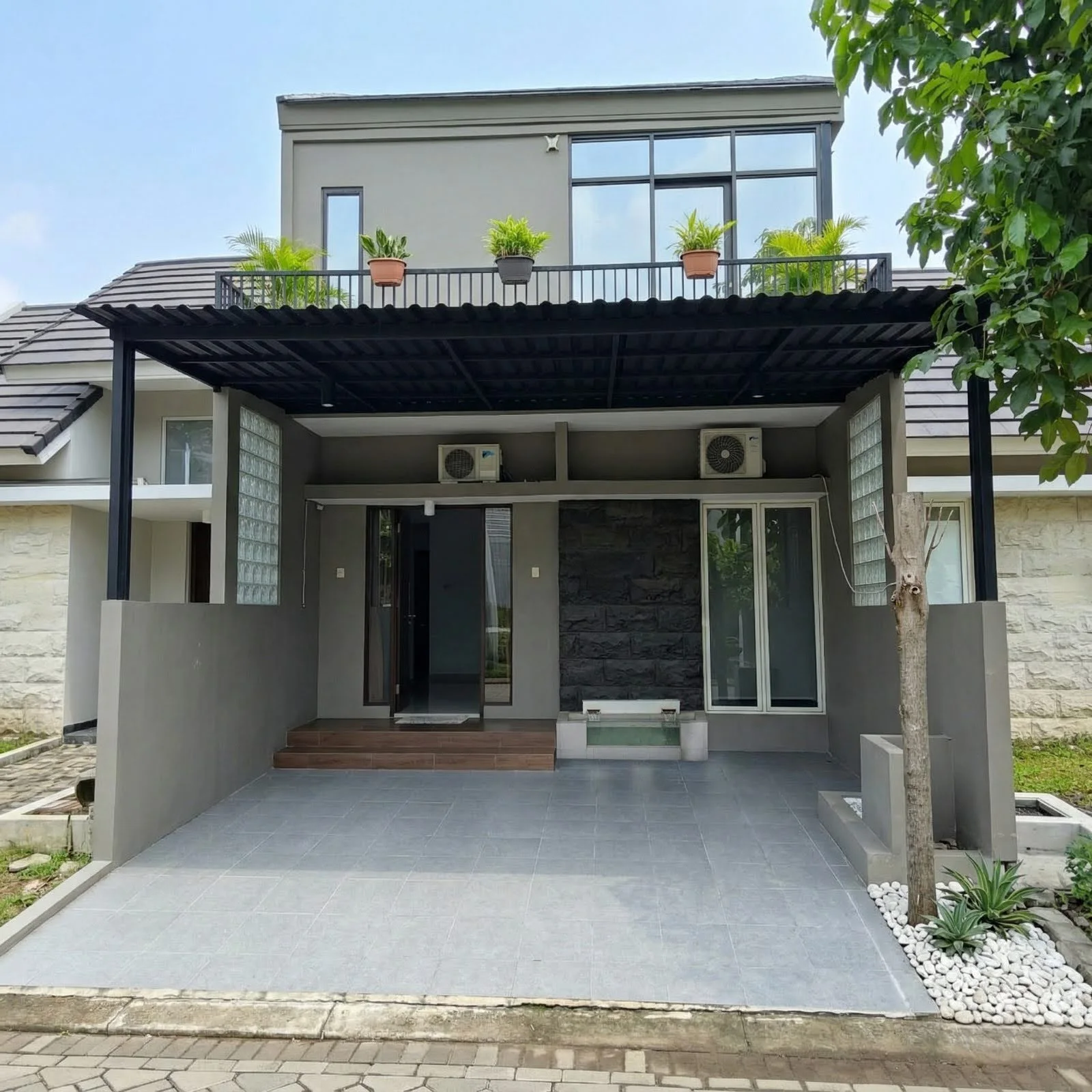 Dijual rumah full furnish di Northwest Park Citraland Surabaya Barat