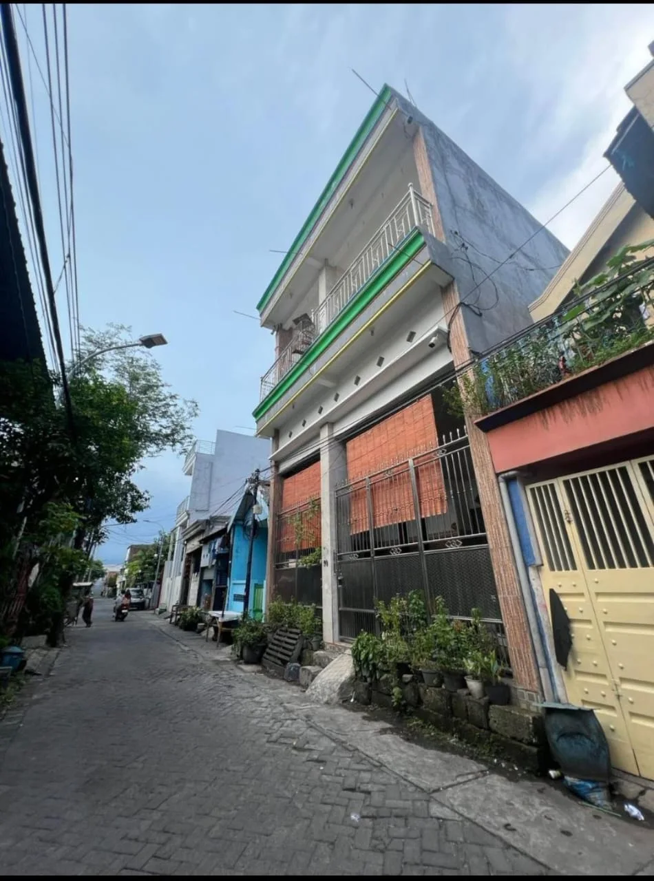 Dijual Rumah Strategis Daerah Simo Surabaya Barat