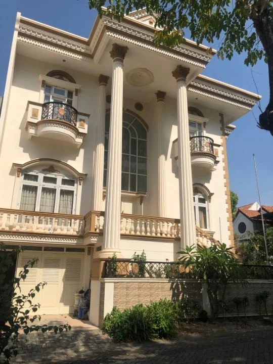 Jual Rumah Classic 2 Lantai Mewah Puri Widya Kencana Citraland Surabaya