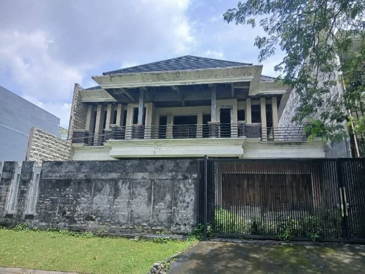 Jual Rumah Mewah 2 Lantai Lokasi Premium di Pakuwon City Surabaya Timur - Image 1