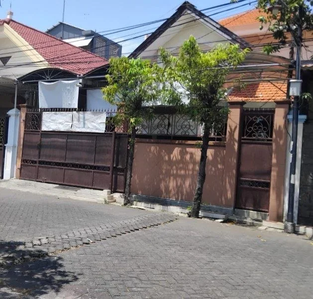 Dijual Rumah Strategis di Jalan Lebak Timur Indah Surabaya Timur - Image 1