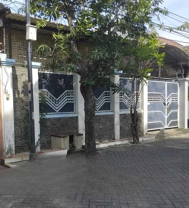 Dijual Rumah Strategis di Jalan Lebak Timur Indah Surabaya Timur - Image 1