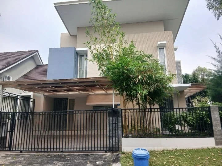 Jual Rumah 2 Lantai Woodland Citraland Surabaya