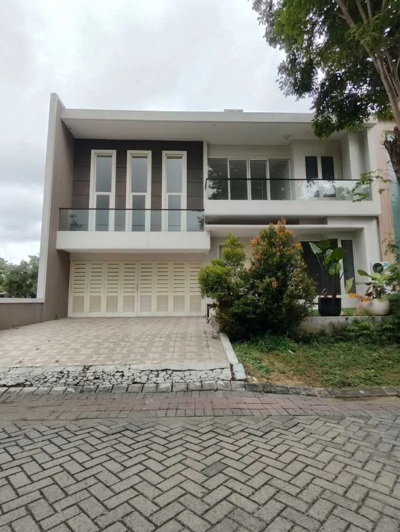 Dijual Rumah Strategis di Lisbon Pakuwon Indah Surabaya Barat