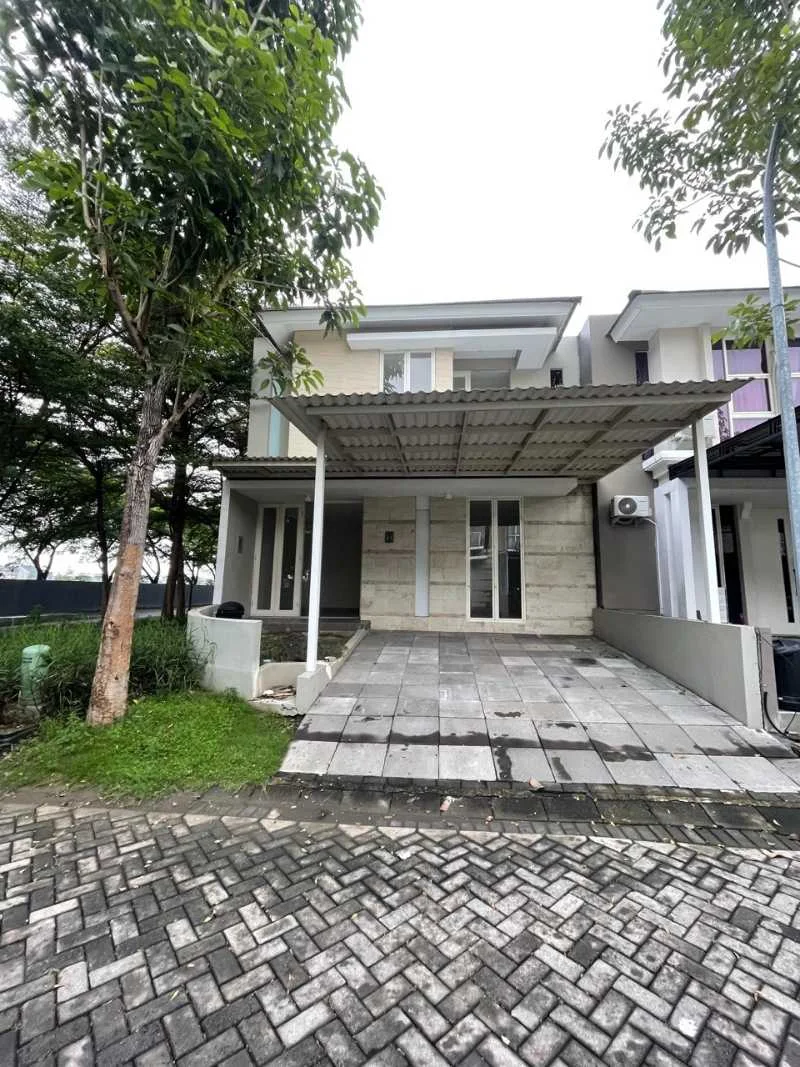 Dijual Rumah Baru di Greenlake Citraland Utara Surabaya Barat