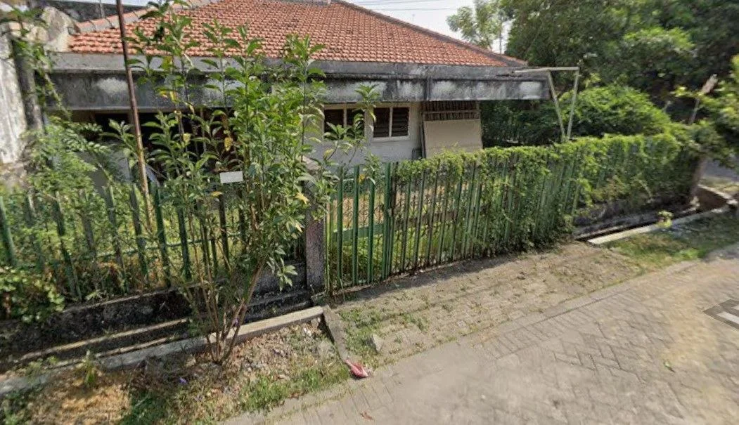Dijual Rumah Hook Hitung Tanah di Taman Gading Pantai Surabaya Utara