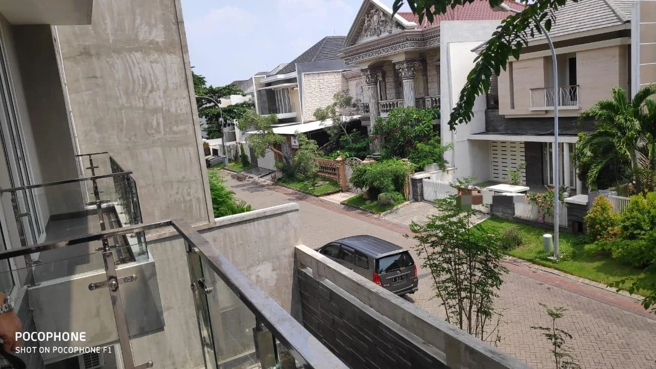 Dijual Rumah Mewah 2 Lantai di San Antonio Pakuwon City Surabaya Timur - Thumbnail 3