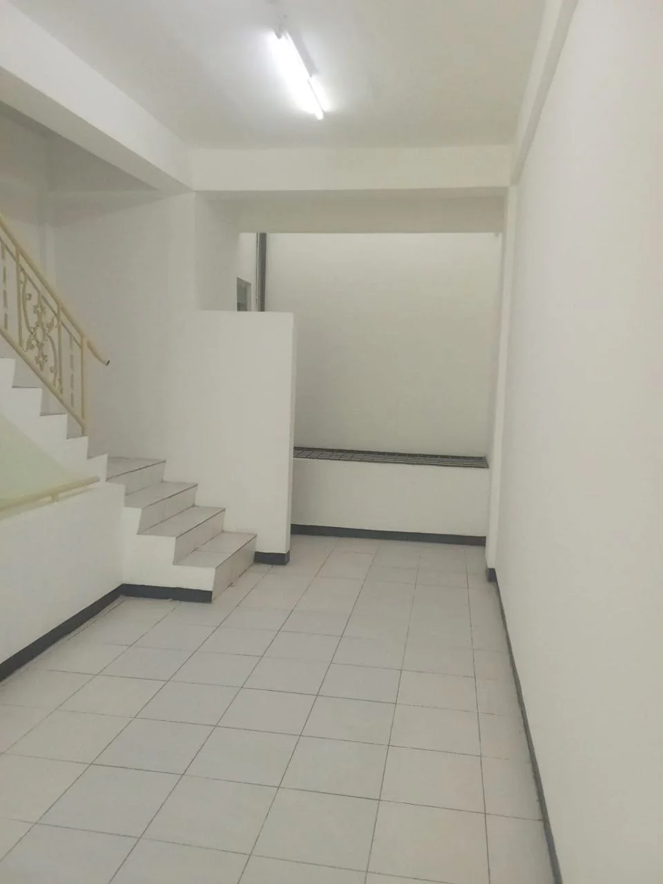 Disewakan Ruko Strategis di Nol Jalan Raya HR Muhammad Surabaya Barat - Thumbnail 2
