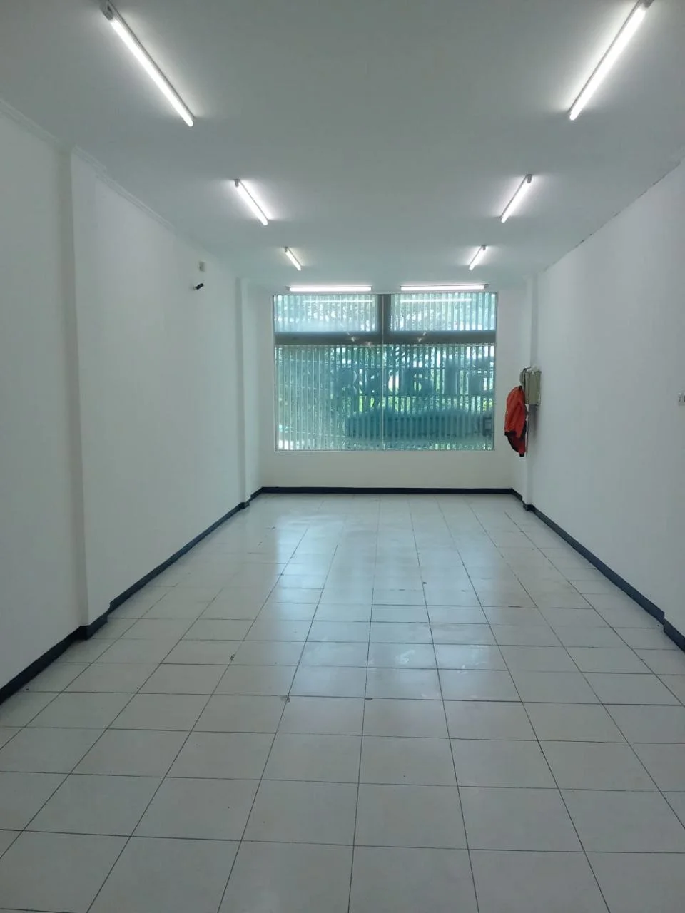 Disewakan Ruko Strategis di Nol Jalan Raya HR Muhammad Surabaya Barat - Thumbnail 4