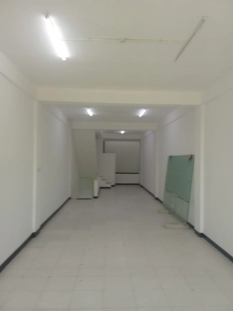 Disewakan Ruko Strategis Nol Jalan Raya HR Muhammad Surabaya Barat - Thumbnail 3