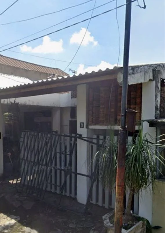 Dijual Rumah Hitung Tanah di Jalan Ketintang Wiyata Surabaya Selatan - Image 1