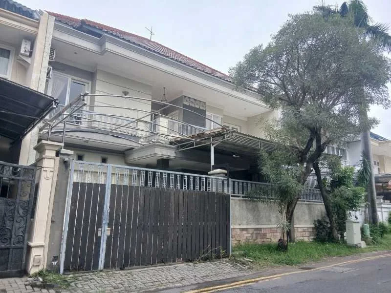 Dijual/Disewakan Cepat Rumah di Raya Taman Gapura Citraland Surabaya Barat - Image 1