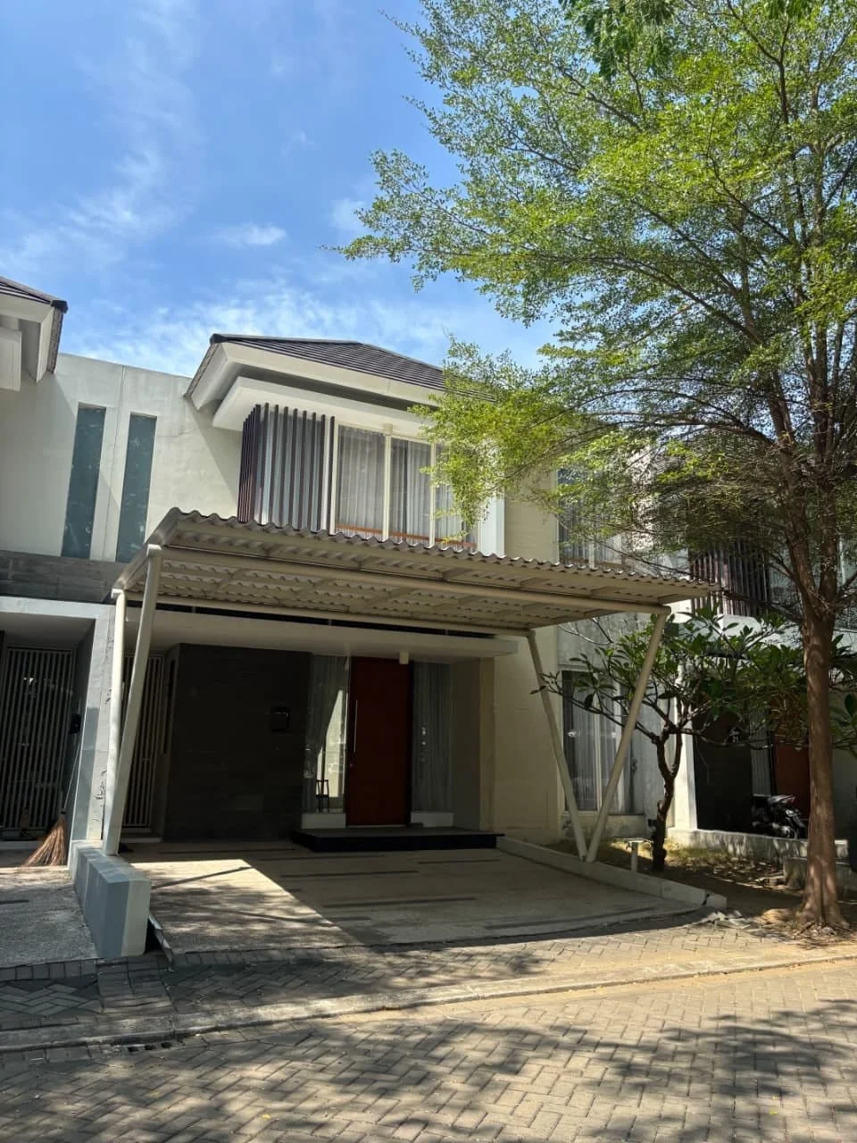 Jual Rumah Siap Huni Northwest Park Lake & Garden View Citraland Surabaya