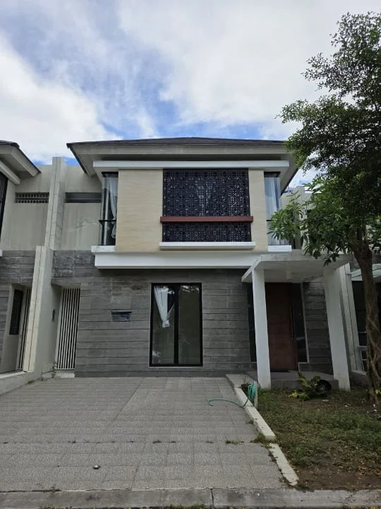 Jual Murah Rumah 2 Lantai Baru Northwest Lake Citraland Surabaya