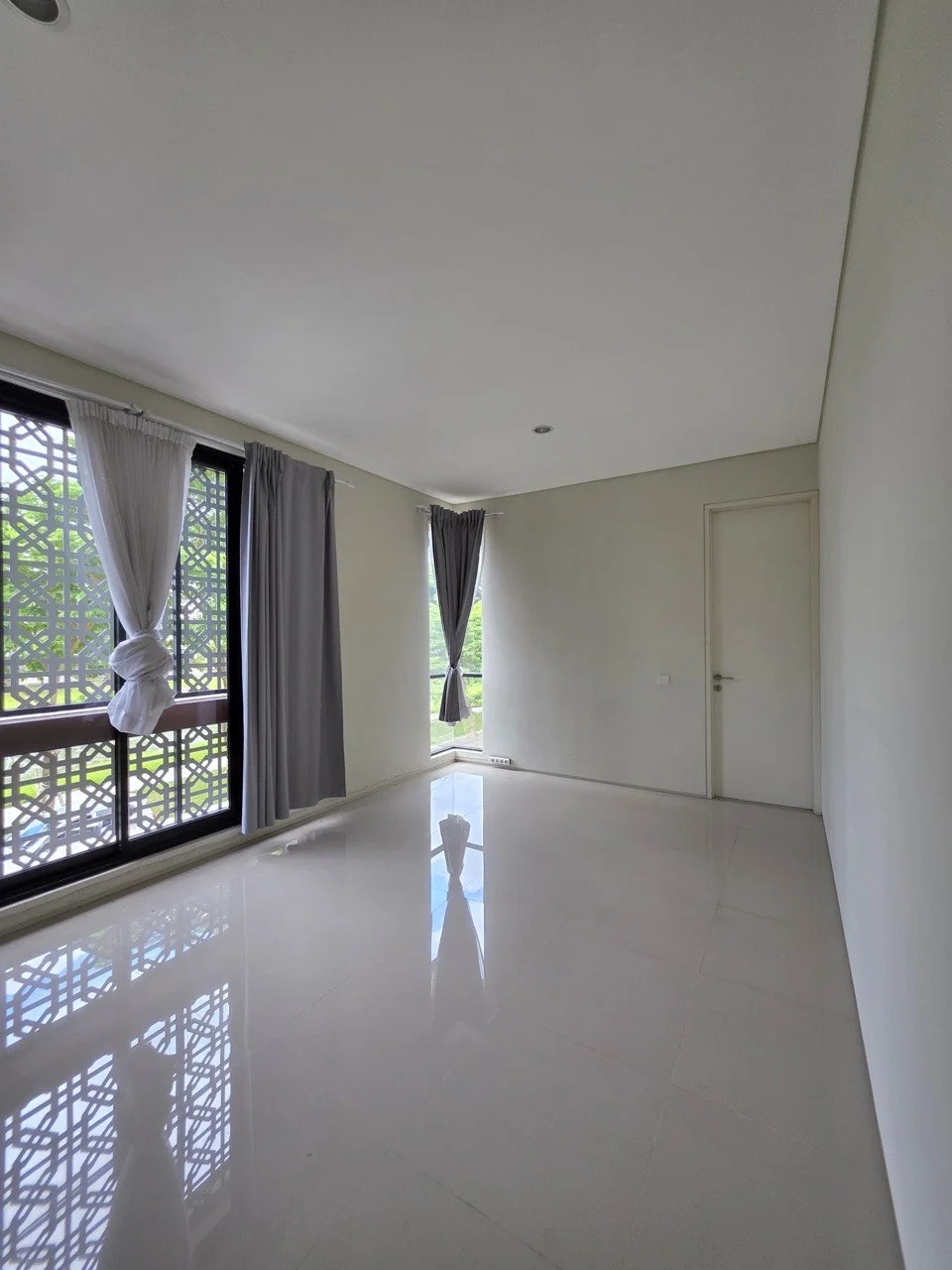 Jual Murah Rumah 2 Lantai Baru Northwest Lake Citraland Surabaya Barat - Thumbnail 2