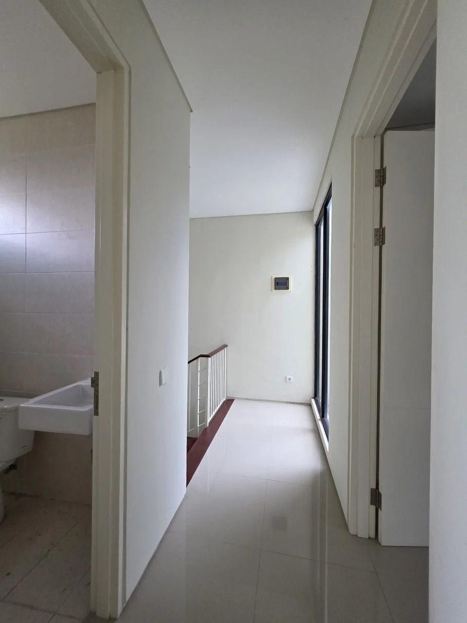 Jual Murah Rumah 2 Lantai Baru Northwest Lake Citraland Surabaya Barat - Thumbnail 3