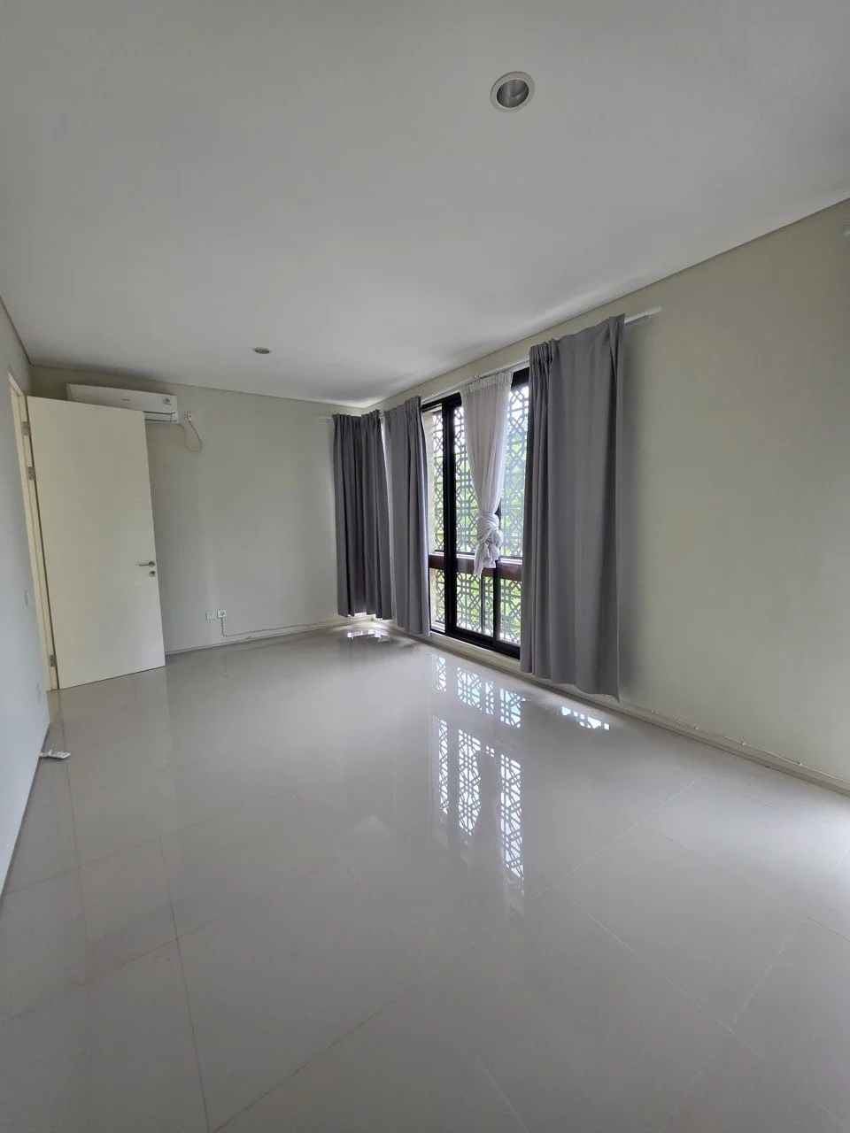 Jual Murah Rumah 2 Lantai Baru Northwest Lake Citraland Surabaya Barat - Thumbnail 4
