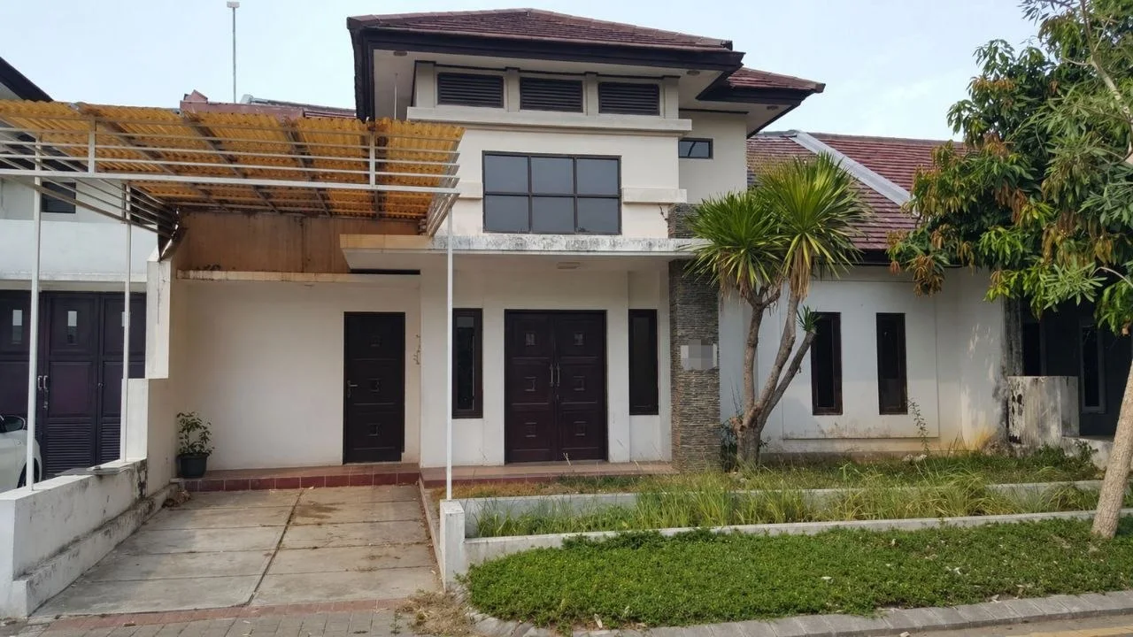 Dijual Rumah Strategis di Palma Grandia Citraland Utara Surabaya Barat