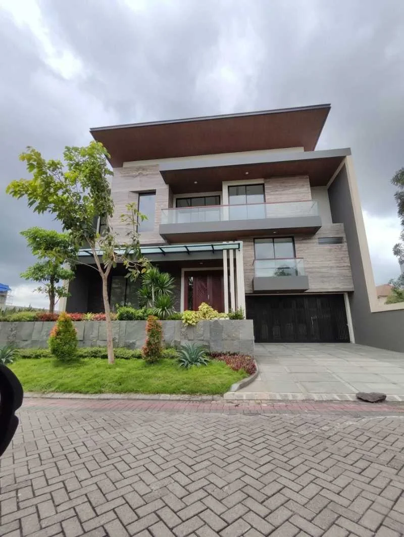 Dijual Rumah Mewah di Lisbon Pakuwon Indah Surabaya Barat - Image 1