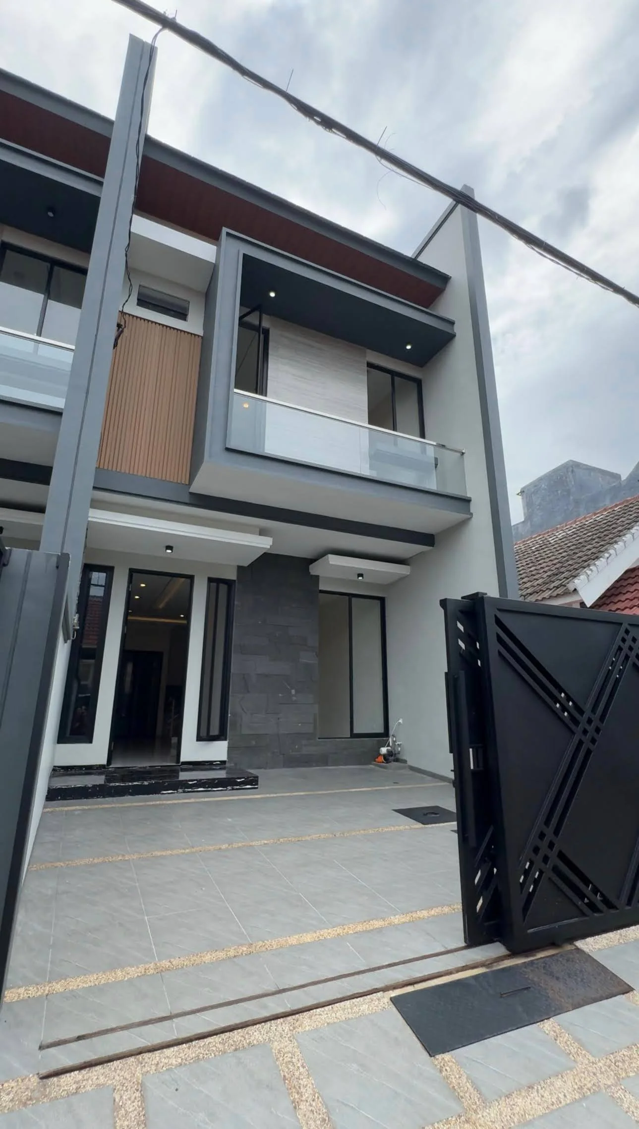 Dijual Rumah Modern di Kawasan Manyar Surabaya Selatan - Image 1