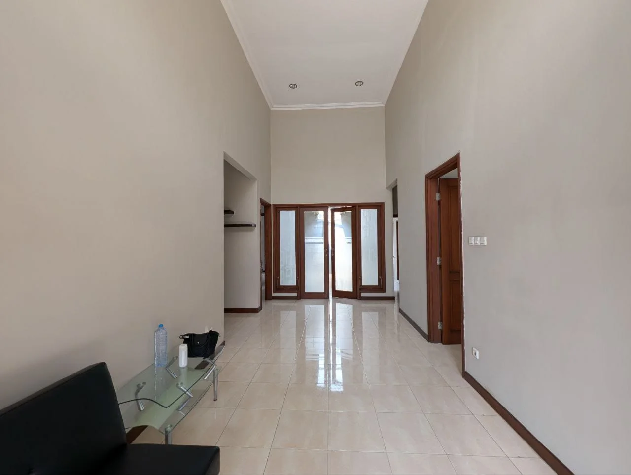 Disewakan Rumah Bagus Siap Huni di Royal Park Citraland Surabaya Barat - Thumbnail 2