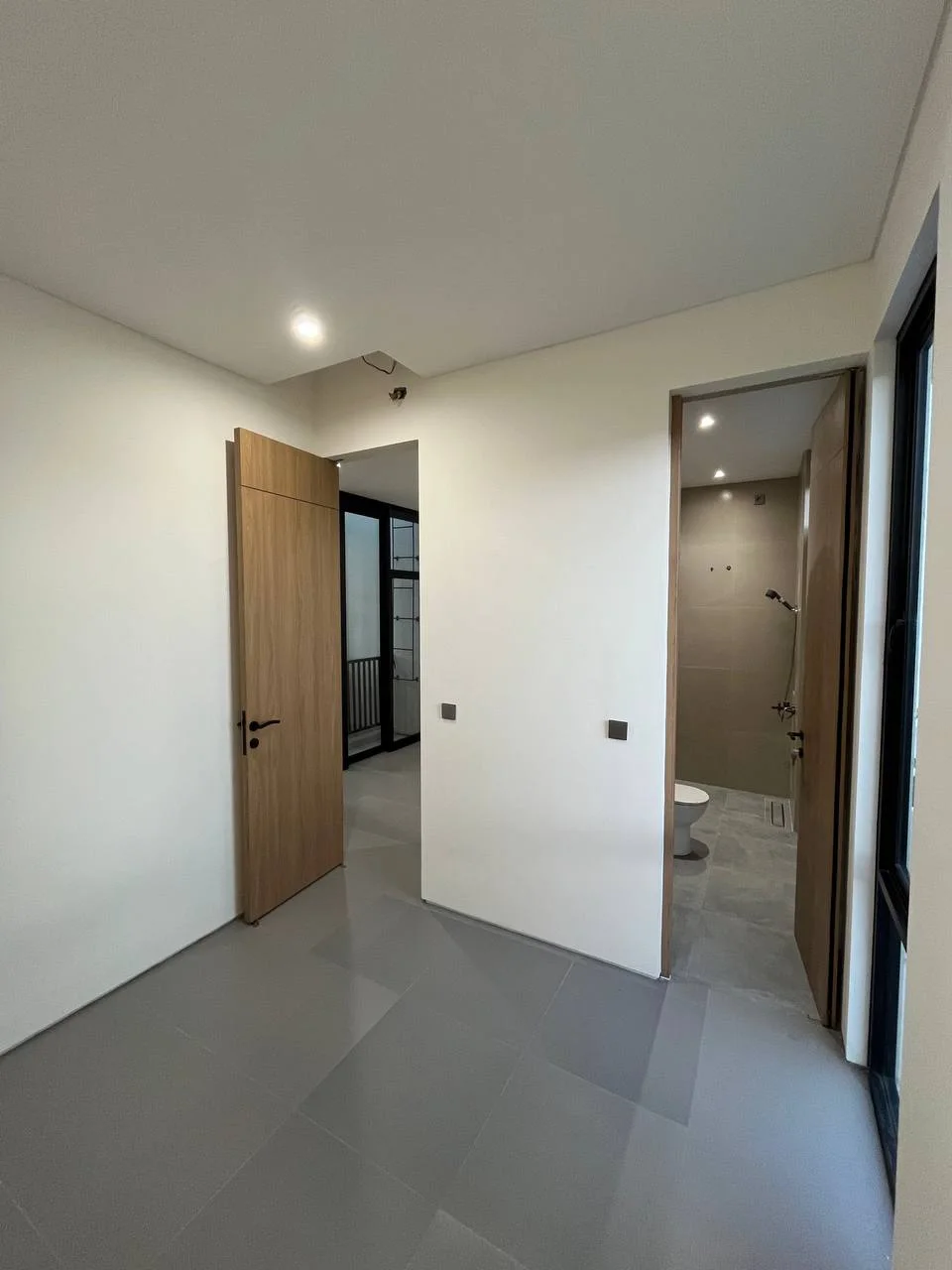 Dijual Rumah Baru Lokasi Strategis di Klampis Semolo Surabaya Timur - Thumbnail 2
