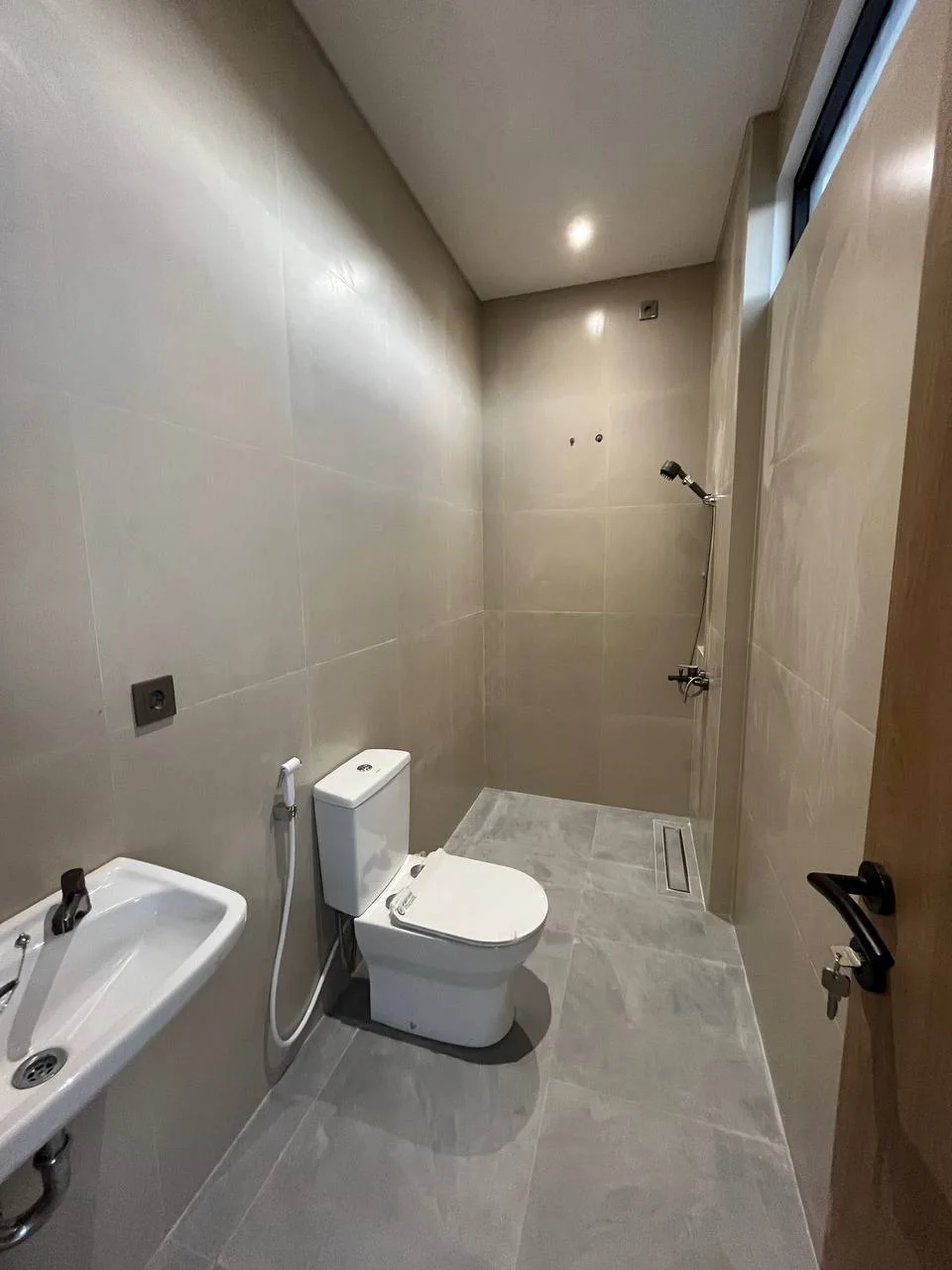 Dijual Rumah Baru Lokasi Strategis di Klampis Semolo Surabaya Timur - Thumbnail 4