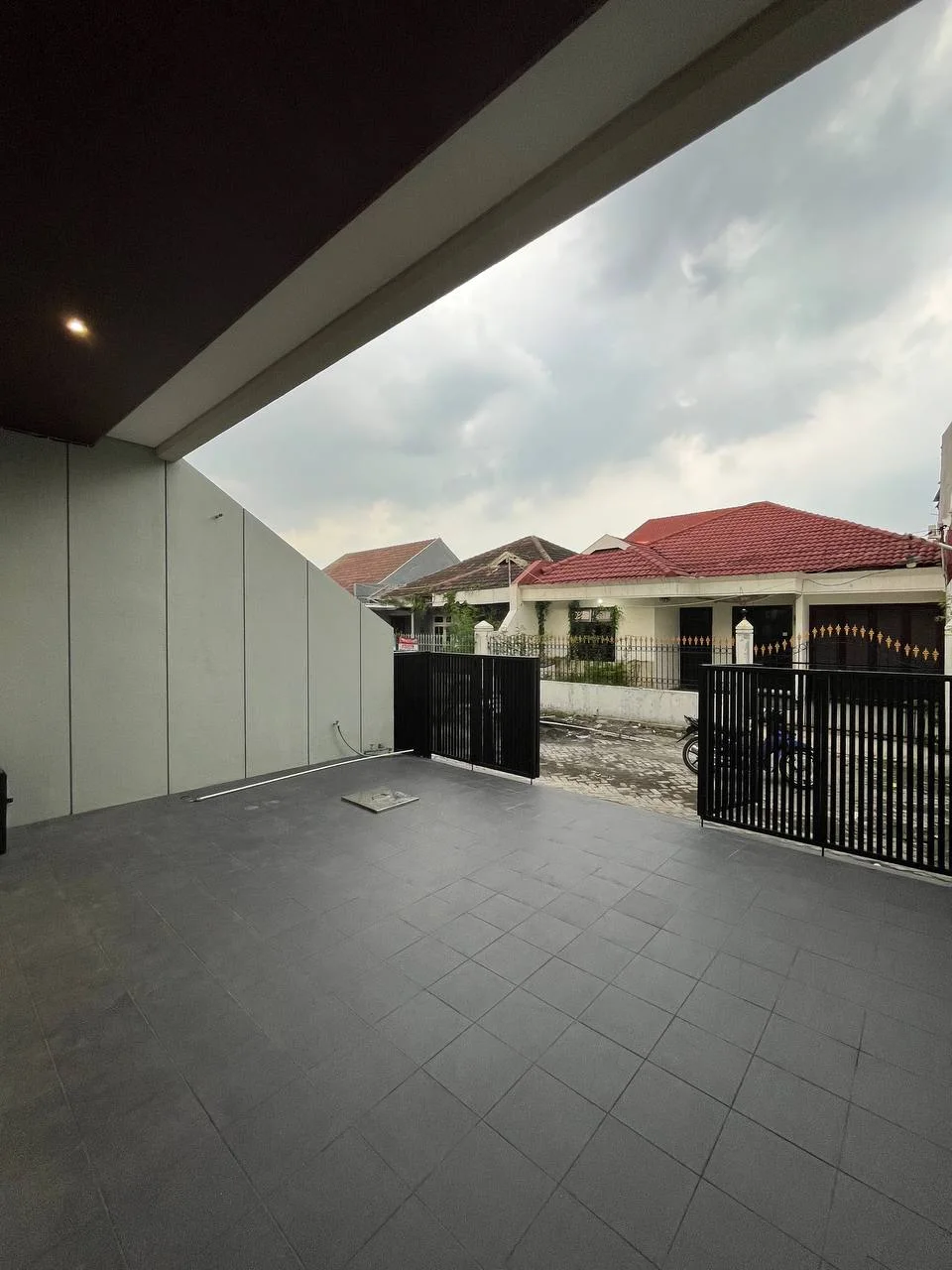 Dijual Rumah Baru Lokasi Strategis di Klampis Semolo Surabaya Timur - Thumbnail 8