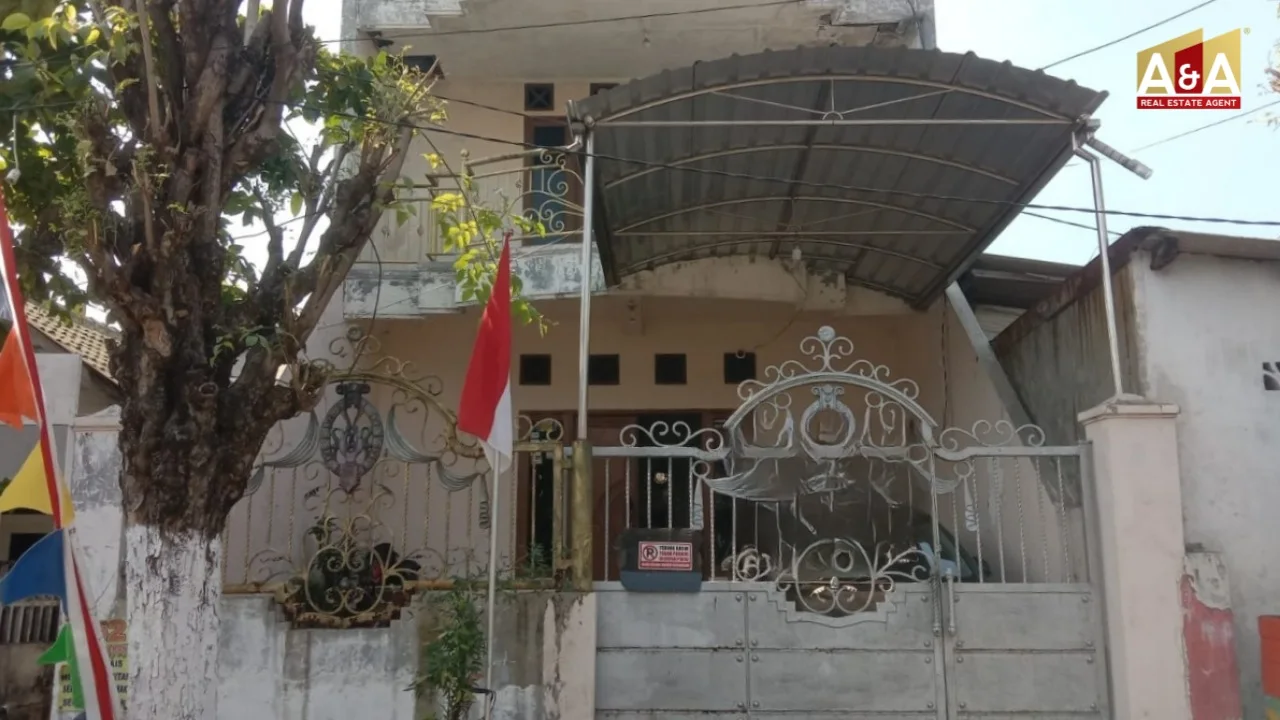 Dijual / Disewakan Rumah 2 Lantai di Petemon Surabaya Pusat - Image 1
