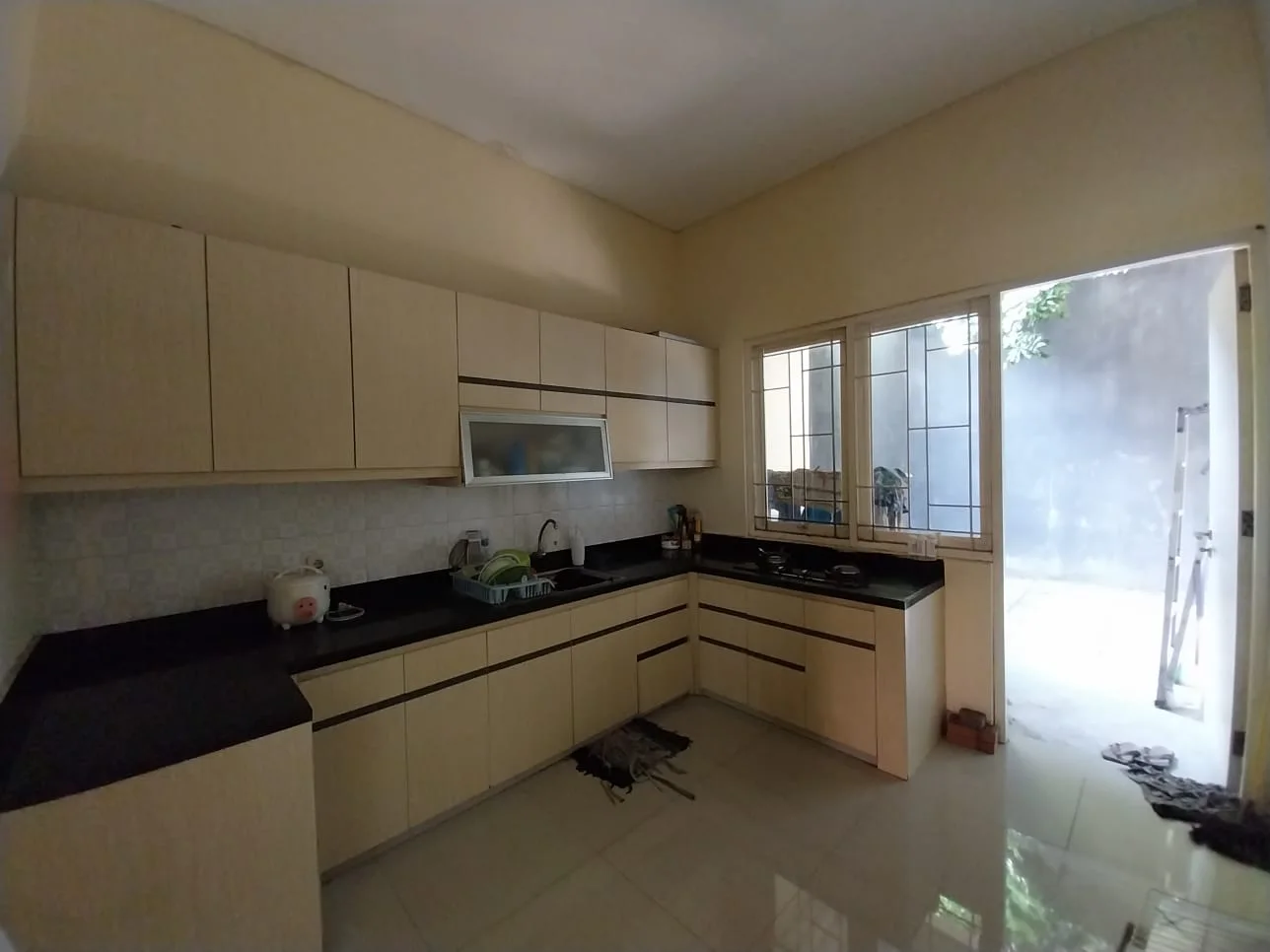 Dijual Rumah Strategis Dekat Merr & Transmart di Kawasan Rungkut Surabaya Timur - Thumbnail 2