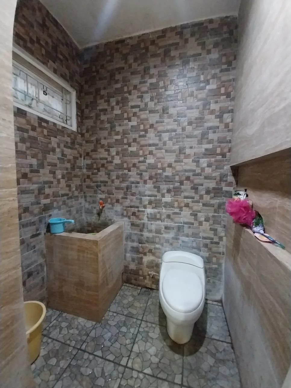Dijual Rumah Strategis Dekat Merr & Transmart di Kawasan Rungkut Surabaya Timur - Thumbnail 4