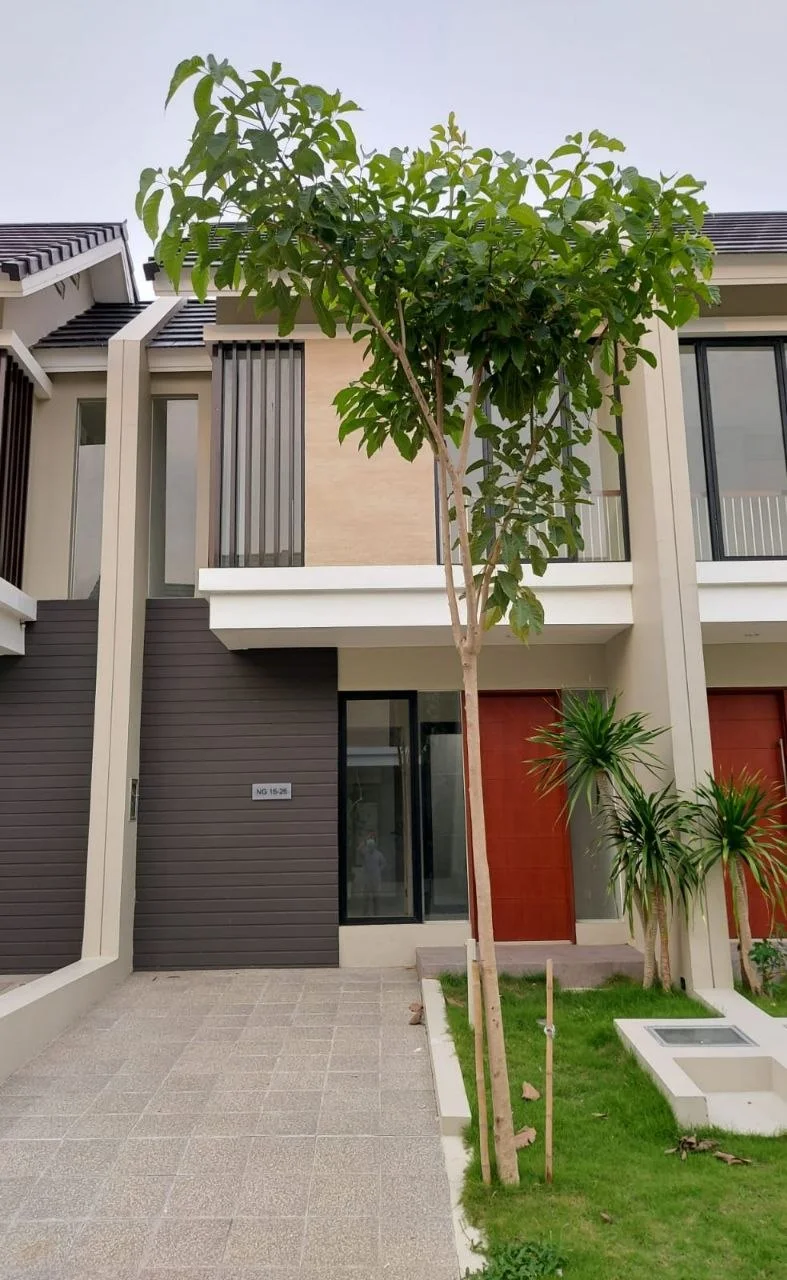 Dijual Rumah Siap Huni di North West Lake Citraland Surabaya Barat