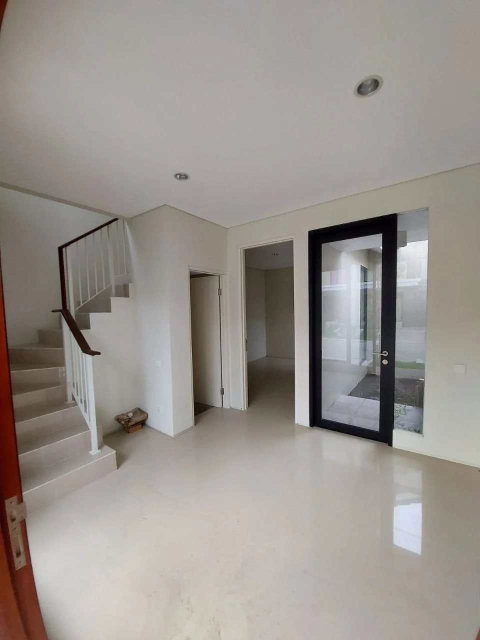 Dijual Rumah Siap Huni di North West Lake Citraland Surabaya Barat - Thumbnail 5