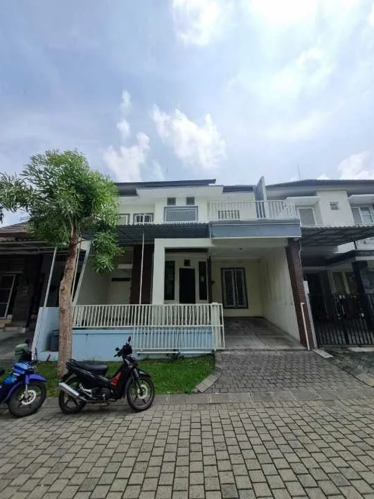 Dijual Rumah Siap Huni di Woodland Citraland Surabaya Barat