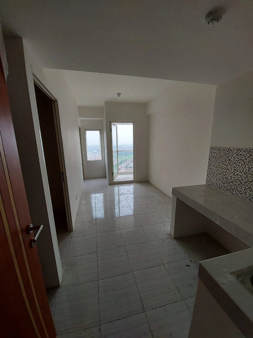 Disewakan Apartemen 2BR Strategis di Puncak CBD Surabaya Barat - Thumbnail 4
