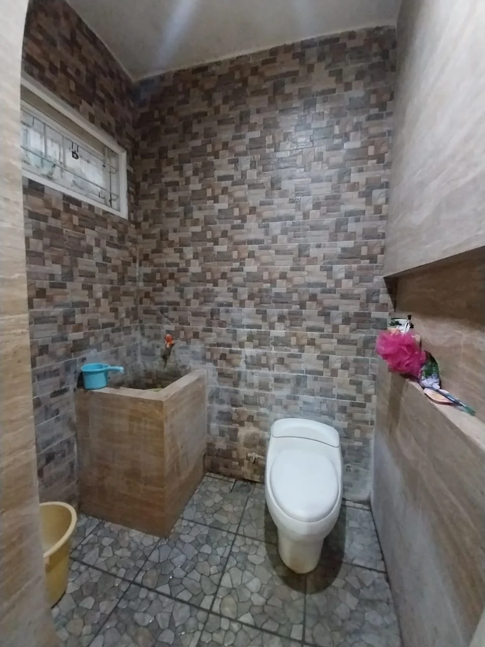Jual Rumah Mewah 2 Lantai Lokasi Strategis Rungkut Asri Surabaya - Thumbnail 3