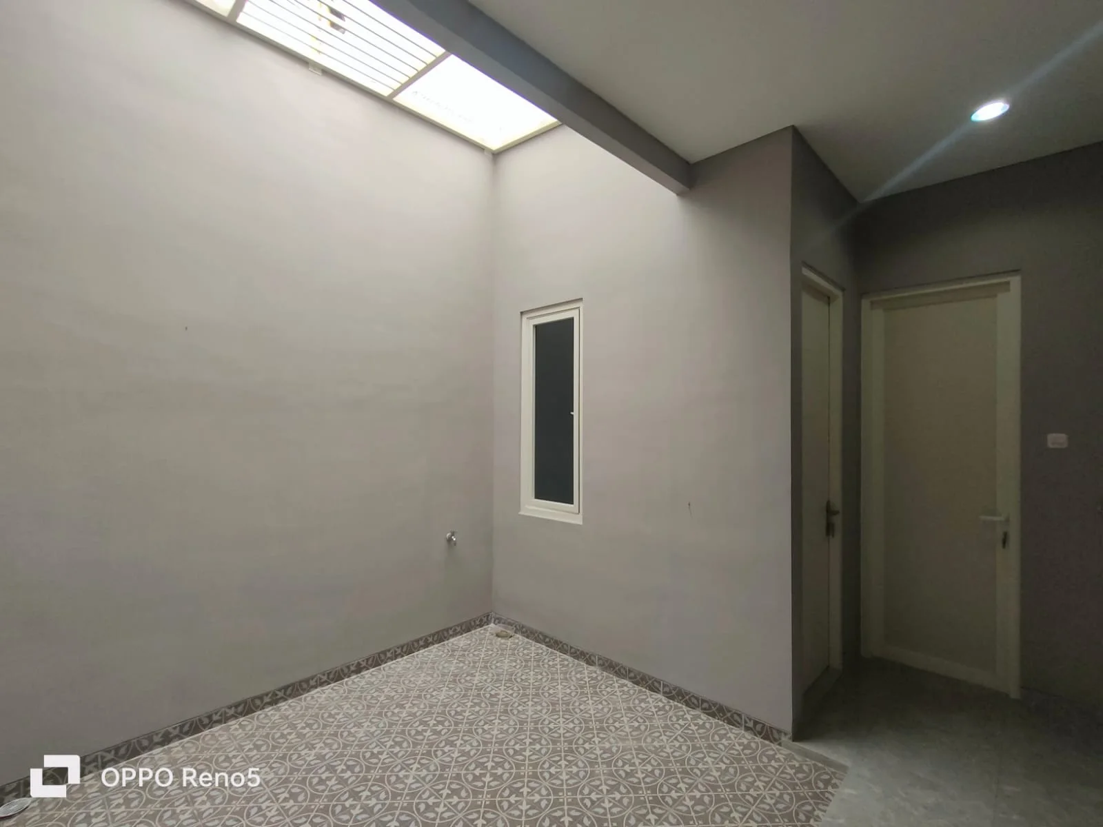 Dijual Rumah Elite 2 Lantai di Jalan Manyar Tirtoyoso, Surabaya Timur - Thumbnail 5