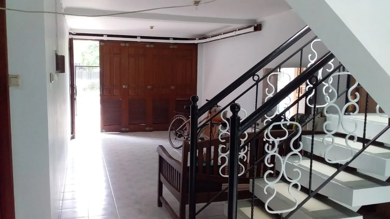 Jual Rumah Besar 6 Kamar Kawasan Elite Manyar Tirtoyoso, Surabaya Timur - Thumbnail 3