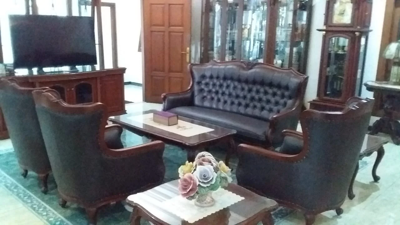 Jual Rumah Besar 6 Kamar Kawasan Elite Manyar Tirtoyoso, Surabaya Timur - Thumbnail 6