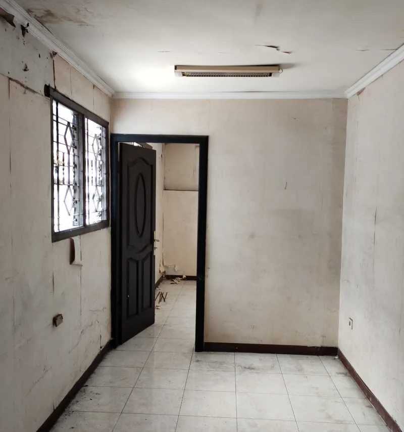 Disewakan Ruko Lokasi Strategis Sentra Bisnis Baliwerti Surabaya Pusat - Thumbnail 2