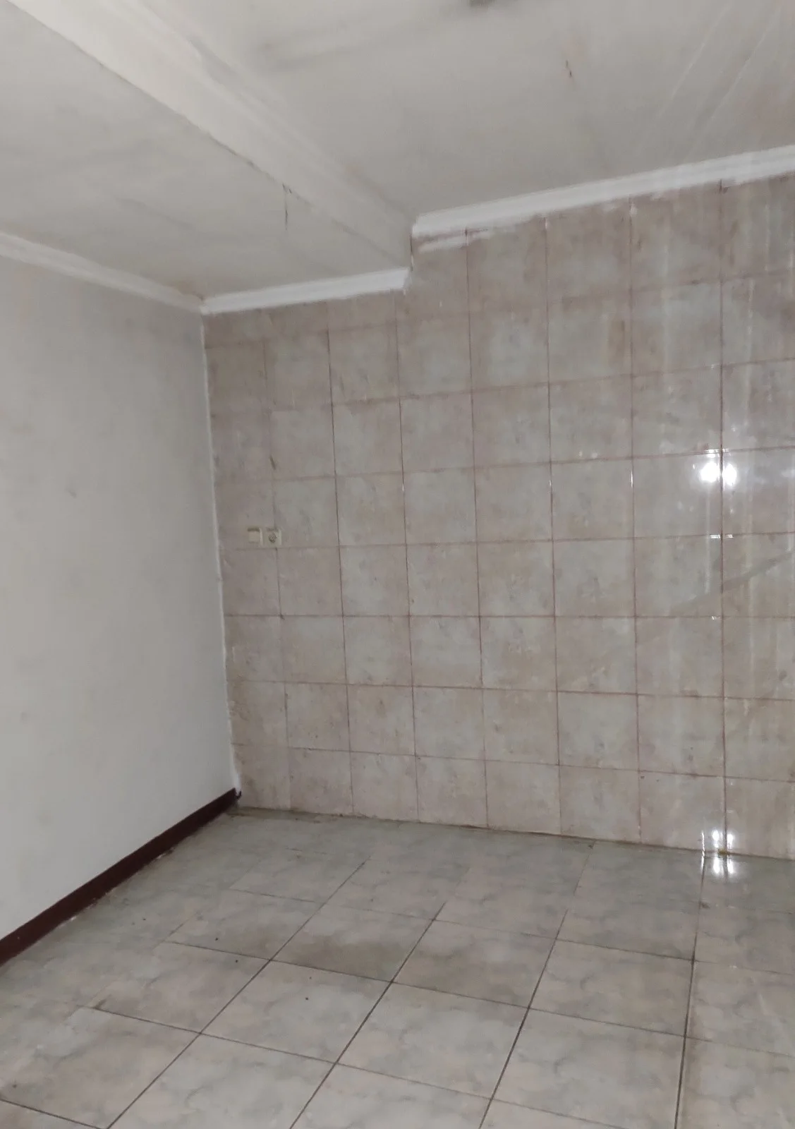 Disewakan Ruko Lokasi Strategis Sentra Bisnis Baliwerti Surabaya Pusat - Thumbnail 4