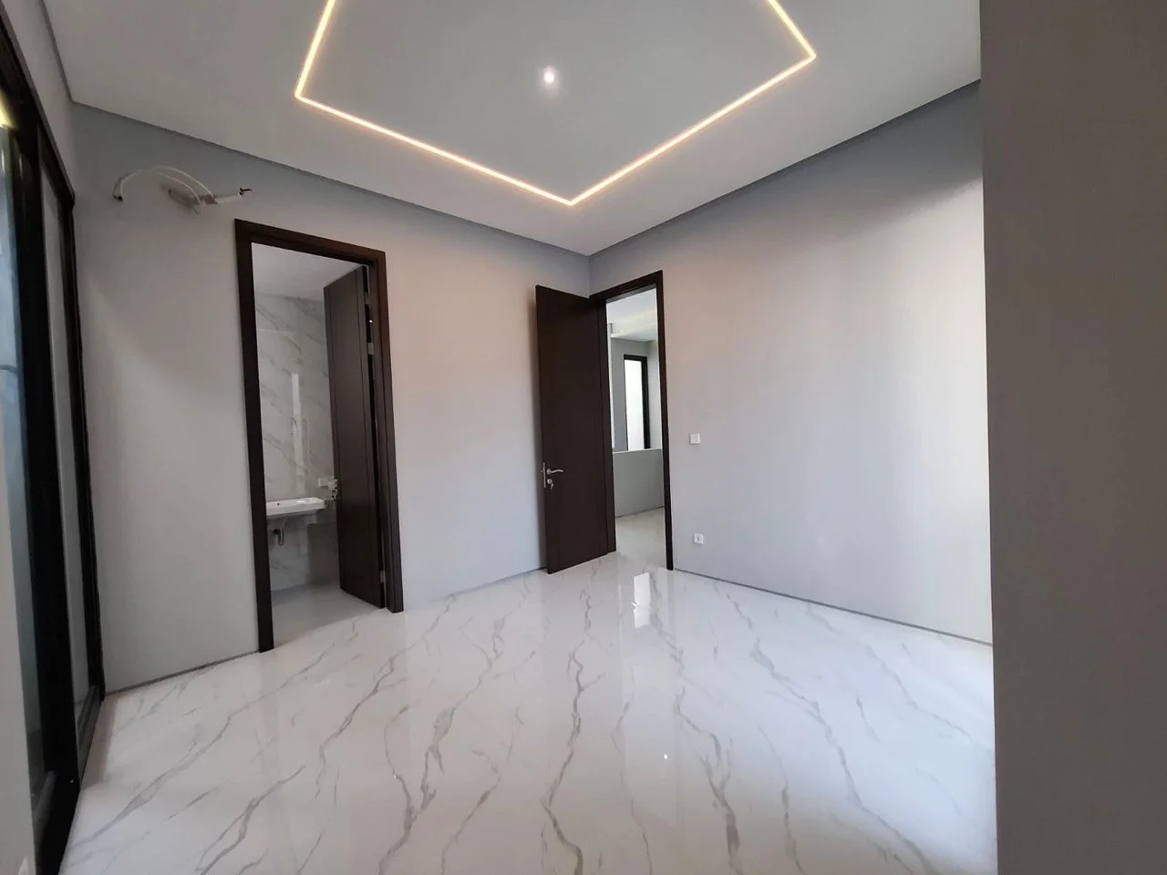 Dijual Rumah New Gress di Woodland Citraland Surabaya Barat - Thumbnail 5