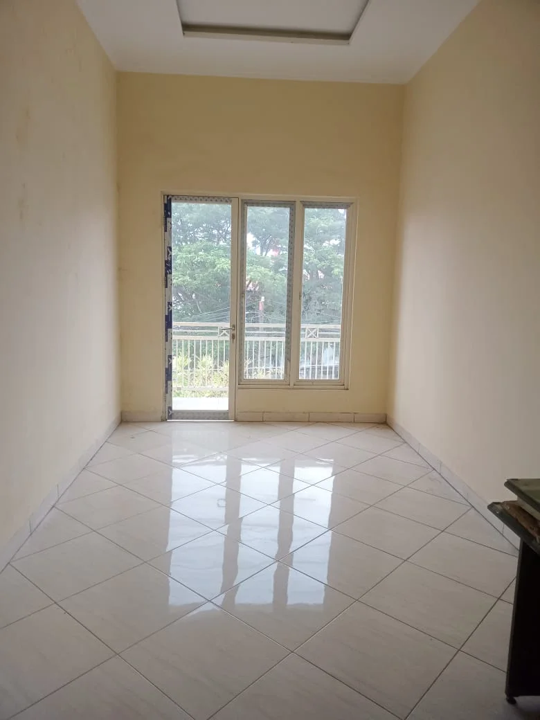 Disewakan Rumah Besar Lokasi Premium di Kalibokor Selatan Surabaya Pusat - Thumbnail 2