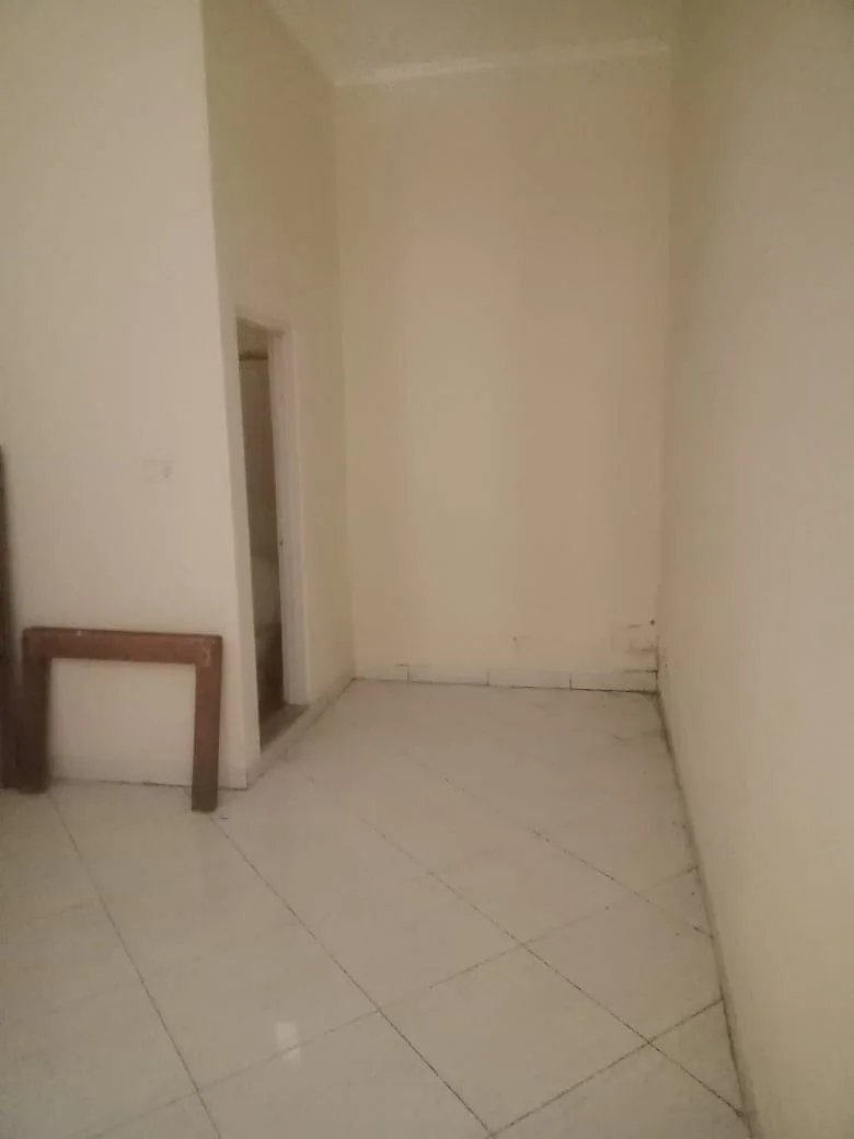 Disewakan Rumah Besar Lokasi Premium di Kalibokor Selatan Surabaya Pusat - Thumbnail 5