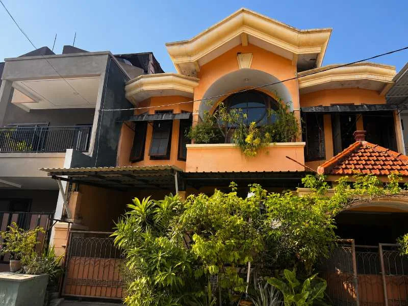 DIJUAL Rumah 3 Lantai Luas, Lengkap & Siap Huni, Rungkut Mejoyo, Surabaya Timur