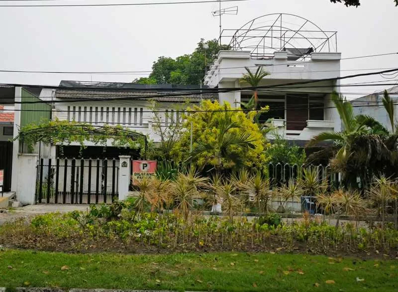 DIJUAL Rumah Mewah Lantai Luas, Area Komersial Strategis, Rungkut Mejoyo, Surabaya Timur