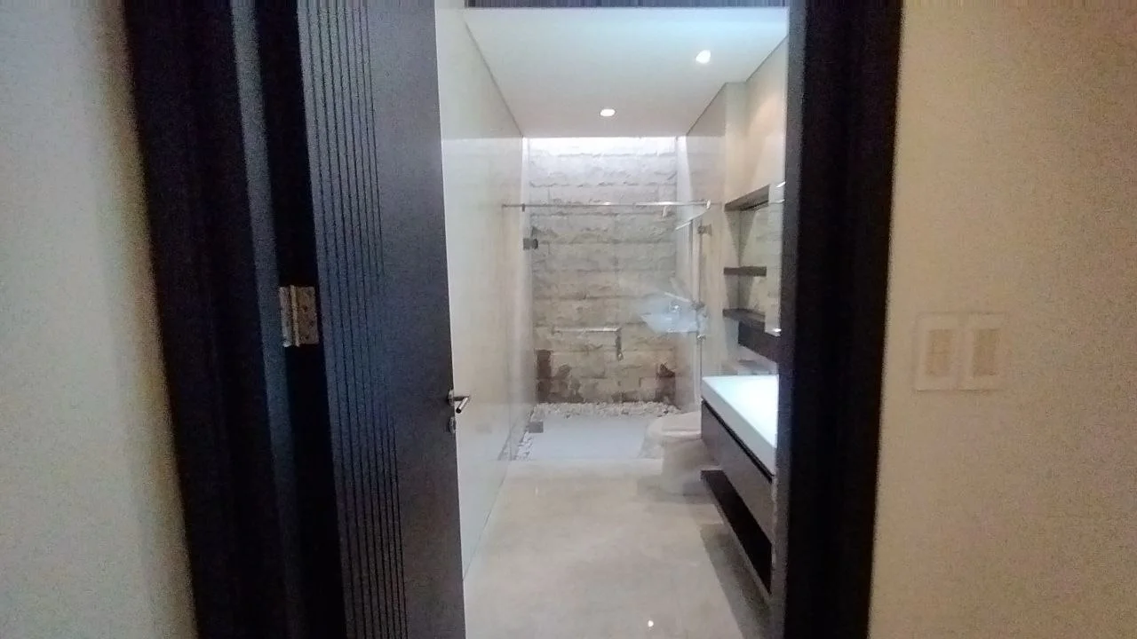 Dijual Rumah Baru Mewah Dengan Konsep Minimalis Modern Di Kawasan Elite Perum Araya