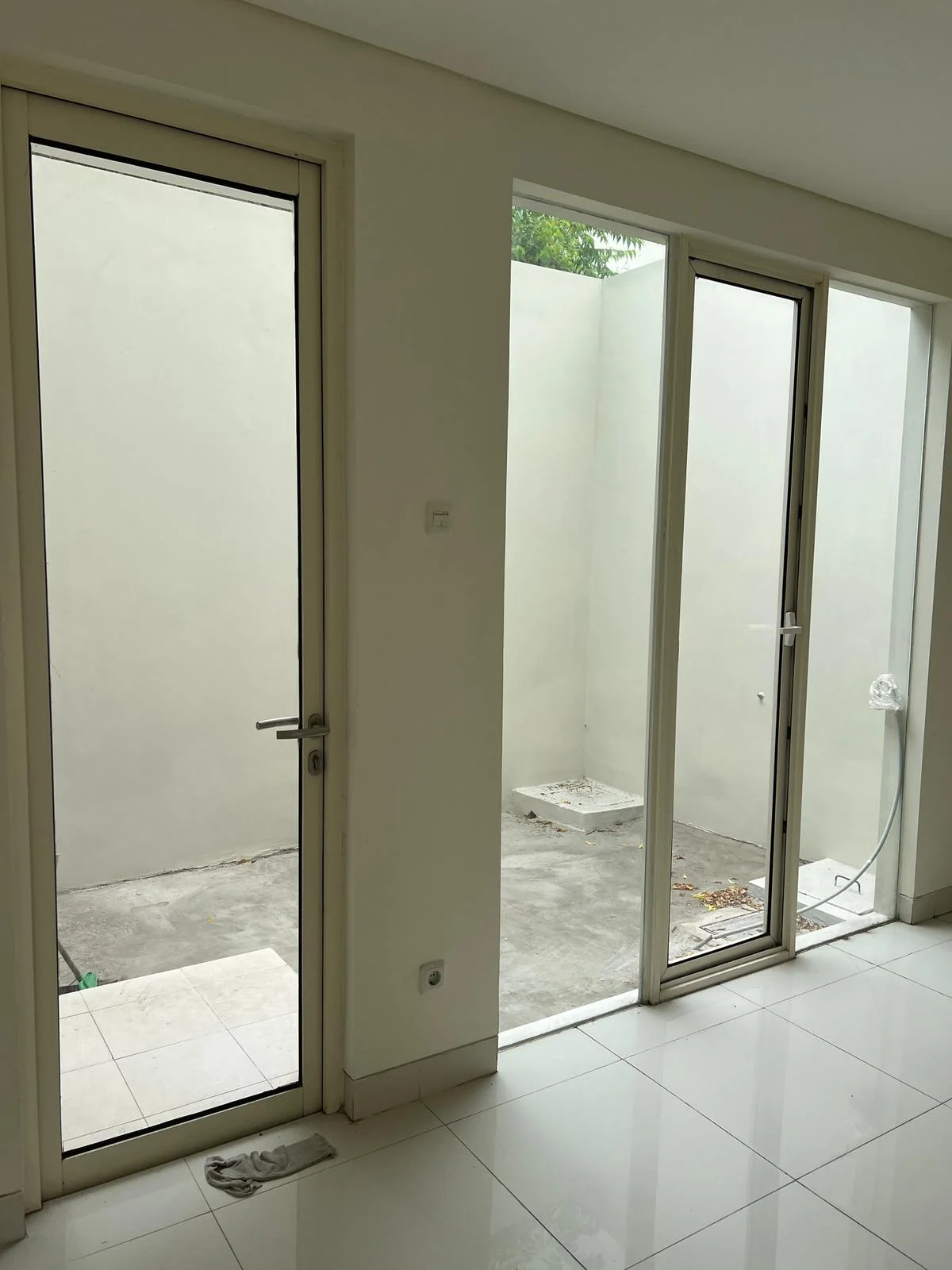 Dijual Rumah Modern di Grand Pakuwon Adelaide Surabaya Barat - Thumbnail 2
